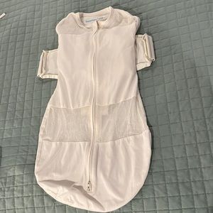 USED happiest baby (Snoo) sleep sack size M